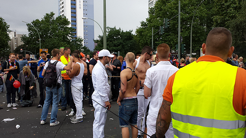 CSD-Parade Berlin 2014: wo einer ist, da tummeln sich viele