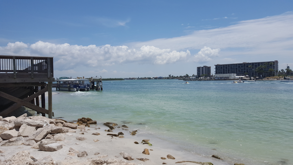 Blick auf Treasure Island in die Tampa Bay