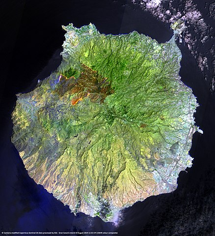 Von European Space Agency - Gran Canaria wildfire, CC BY-SA 2.0, https://commons.wikimedia.org/w/index.php?curid=87604770