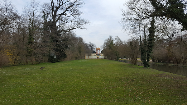 Nebengebäude im Schlossgarten