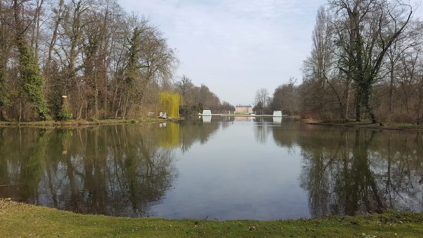 Blick vom Ende des Schlossgartens zum Schloss