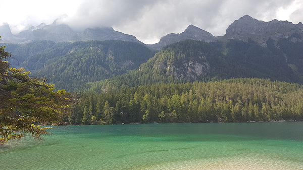 Flaches Ufer zum Erfrischen geeignet